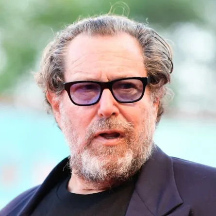 المخرج جوليان شنابل (director Julian Schnabel)-  مصدر الصورة: (Photo by Alberto PIZZOLI / AFP)