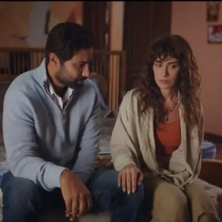 صبا مبارك وكريم فهمي في مشهد من مسلسل 220 يوم - الصورة من المركز الإعلامي للفنانة صبا مبارك