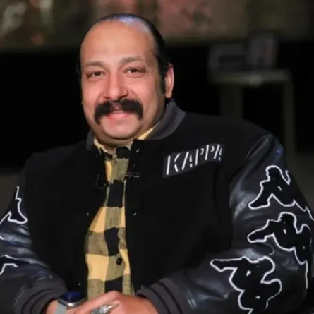 محمد ثروت - الصورة من صفحته الرسمية على فيسبوك