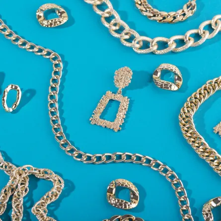 نصائح للعناية بالمجوهرات وتنظيف الذهب- مصدر الصورة: Freepik