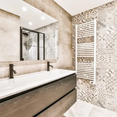 ديكورات هادئة في حمام المنزل