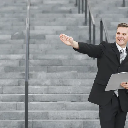 هل تكفي الكفاءة وحدها للتميّز في مؤسسات ضخمة؟