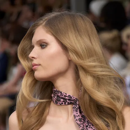 الروتين المناسب لتطويل الشعر بسرعة