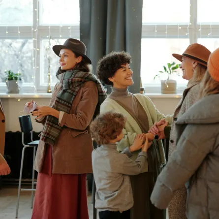 تفسير حلم مقابلة صديقة قديمة