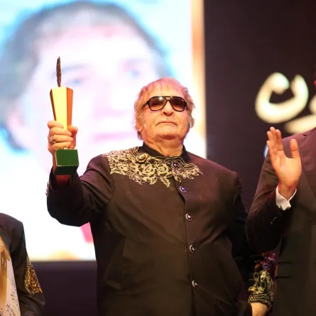 محيي إسماعيل لحظة تكريمه في المهرجان القومي للمسرح - الصورة من اللجنة الإعلامية للمهرجان