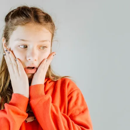 صورة لطفلة خائفة