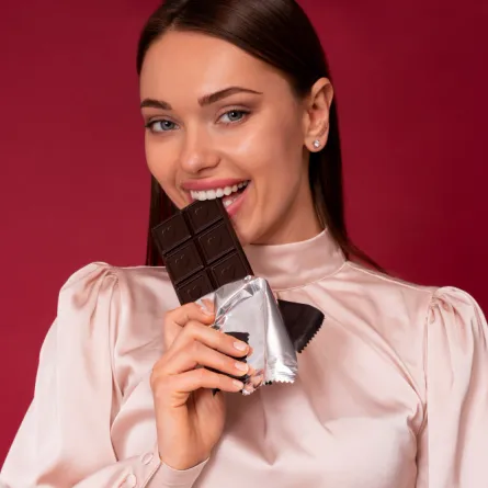 الشوكولاتة الداكنة تحسن المزاج- المصدر freepik