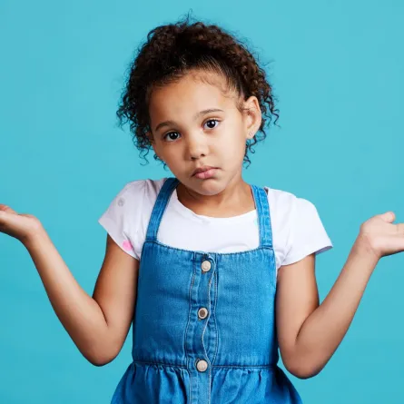 صورة طفلة تتساءل