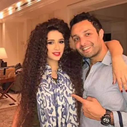 وائل عبد العزيز وشقيقته النجمة ياسمين عبد العزيز- الصورة من حسابه على إنستغرام