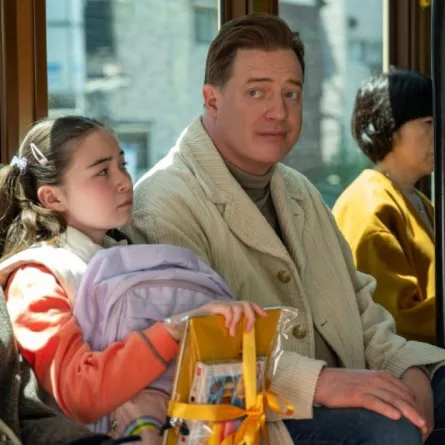 مشهد من فيلم Rental Family - الصورة من موسوعة الأفلام العالمية IMDB