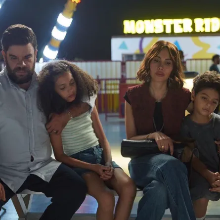 ياسمين رئيس ومحمد عبد الرحمن فى مشهد من فيلم ماما وبابا - الصورة من الشركة المنتجة