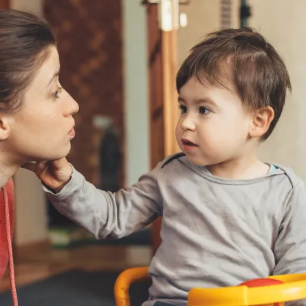 صورة لأم مع طفلها