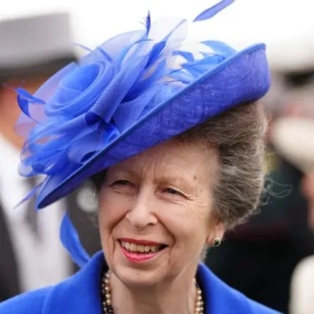 الأميرة آن في قصر هوليرود هاوس في إدنبرة، أسكتلندا (Princess Anne at the Palace of Holyroodhouse in Edinburgh, Scotland). مصدر الصورة: Jane Barlow / POOL / AFP