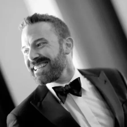 بن أفليك يحضر حفل توزيع جوائز جولدن جلوب السنوي الـ81 في بيفرلي هيلز، كاليفورنيا (Ben Affleck attends the 81st Annual Golden Globe Awards in Beverly Hills, California). مصدر الصورة: Matt Winkelmeyer/Getty Images/AFP