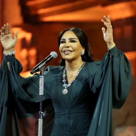 صيحات جمالية تألقت بها النجمات العربيات في مهرجانات صيف 2025