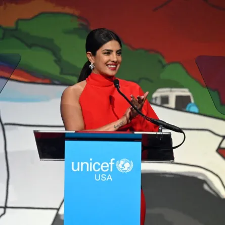 بريانكا شوبرا في حفل منظمة اليونيسف في نيويورك عام 2019- Priyanka Chopra at 15th Annual UNICEF Snowflake Ball 2019 in New York City- مصدر الصورة Noam Galai / GETTY IMAGES NORTH AMERICA / Getty Images via AFP