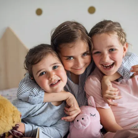 صورة 3 شقيقات