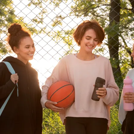 أنشطة رياضية ممتعة للشباب داخل وخارج الجامعة -Image By Freepik