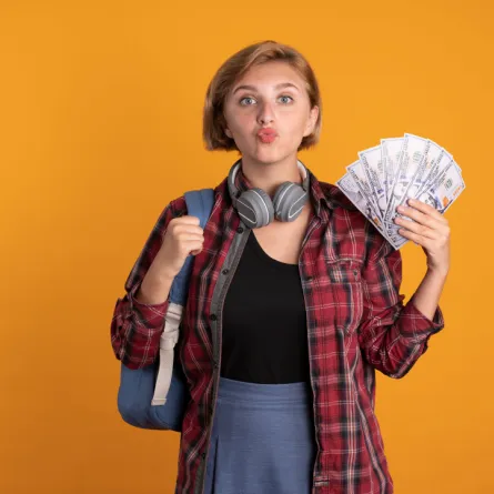 المرحلة الجامعية فرصة لتعلم كيفية إدارة الدخل -المصدرfreepik