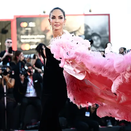 عارضة الأزياء يوجينا سيلفا Eugenia Silva تخطف الأنظار بإطلالتها- (مصدر الصورة: GABRIEL BOUYS AFP)