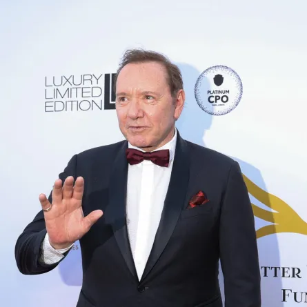 كيفن سبيسي  Kevin Spacey من مهرجان كان 2025 – مصدر الصورة Valery HACHE / AFP