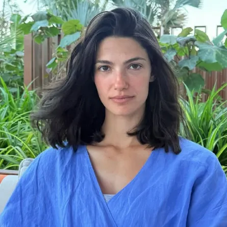 بداية مشوقة لحكاية Just You من مسلسل ما تراه ليس كما يبدو.. كيف ظهرت تارا عماد؟