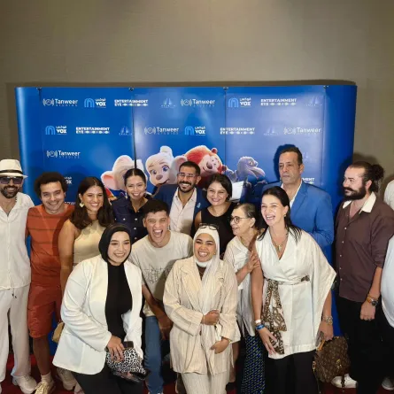 فريق عمل فيلم سباق الأبطال في أوروبا - تصوير محمد فوزي