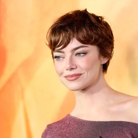 إيما ستون في كاليفورنيا ( Emma Stone in California ). مصدر الصورة:Monica Schipper / GETTY IMAGES NORTH AMERICA / Getty Images via AFP