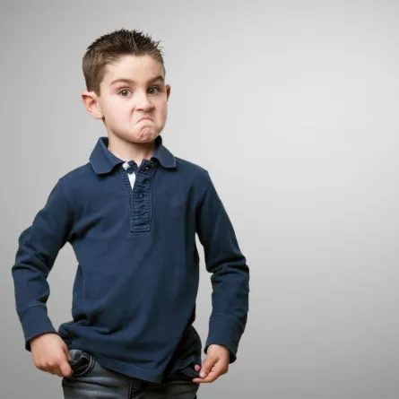 صورة تعبر عن طفل عنيد