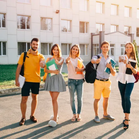 الجامعة هي فرصة لبناء شبكة علاقات واسعة- المصدرfreepik