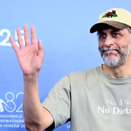 المُخرج لوكا غوادينينو Italian film director Luca Guadagnino (Photo by Tiziana FABI / AFP)