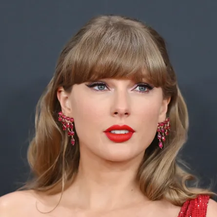 تايلور سويفت Taylor Swift،حفل غرامي أواردز الـ 67 (مصدر الصورة : Gilbert Flores/Billboard via Getty Images)