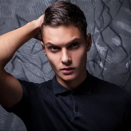 حلم صبغ الشعر للرجل -الصورة تعبيرية