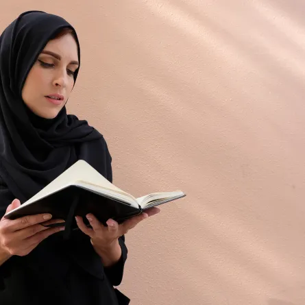 روايات لأديبات إماراتيات أثرين الثقافة العربية- صورة تعبيرية