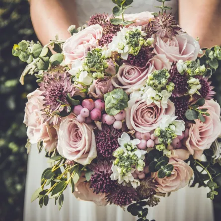 تفسير حلم الورد للمطلقة