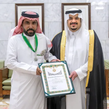  الأمير محمد بن عبدالرحمن بن عبدالعزيز نائب أمير منطقة الرياض والمواطن ماهر فهد الدلبحي 