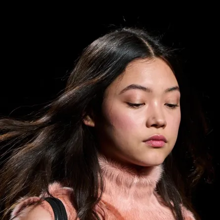 10 أخطاء شائعة في روتين العناية بالشعر