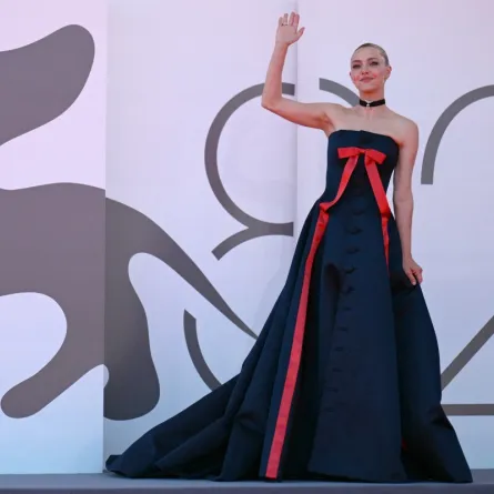 أماندا سيفرايد Amanda Seyfried في مهرجان فينيسيا السينمائي الدولي بنسخته ال82 ( Amanda Seyfried at the 82nd International Venice Film Festival). مصدر الصورة: Tiziana FABI / AFP