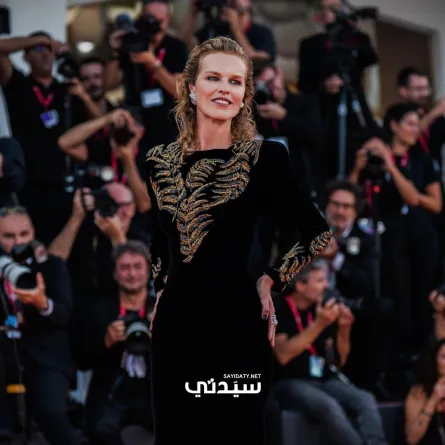 إيفا هيرزيغوفا Eva Herzigová في مهرجان فينيسيا السينمائي 2025- تصوير يوسف بوهوش خاص سيدتي