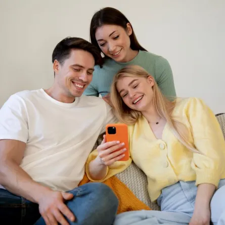 التكنولوجيا سهّلت التواصل- مصدر الصورة freepik