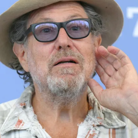 جوليان شنابل Julian Schnabel، من مهرجان فينيسيا 2025. مصدر الصورة: Tiziana FABI / AFP