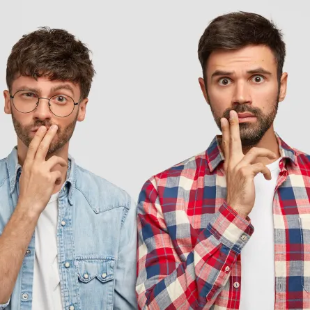 طرق ذكية للتعامل مع النميمة في المكتب