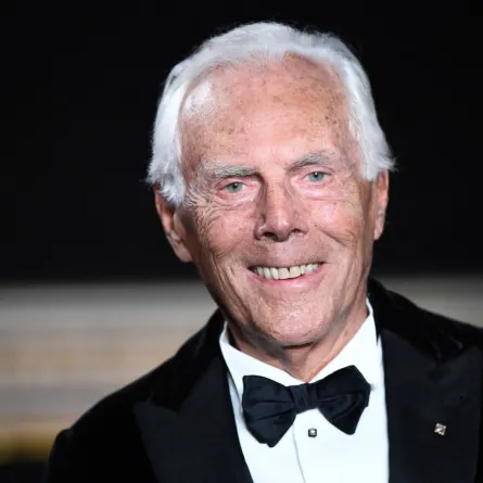 جورجيو أرماني في باريس (Giorgio Armani in Paris). مصدر الصورة:  Anne-Christine POUJOULAT / AFP