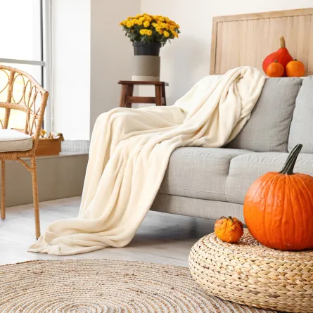 ديكور خريفي في غرفة المعيشة