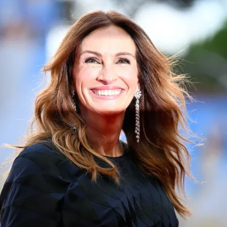 جوليا روبرتس للمرأة الأولى في مهرجان فينيسيا السينمائي - Julia Roberts at the 82nd International Venice Film Festival- مصدر الصورة Tiziana FABI / AFP