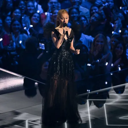 أريانا غراندي Ariana Grande من حفل توزيع جوائز MTV VMAs عام 2025. مصدر الصورة: ANGELA WEISS / AFP 