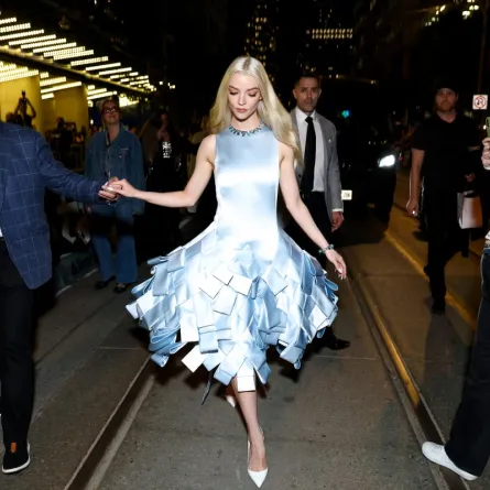 النجمة أنيا تيلور جوي في مهرجان تورنتو السينمائي الدولي 2025- ( مصدر الصورة Cindy Ord / GETTY IMAGES NORTH AMERICA / Getty Images via AFP)