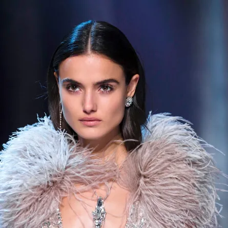 العناية بالبشرة بالمكونات الطبيعية