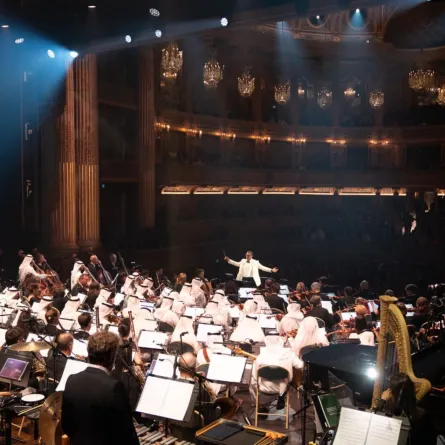 الأوركسترا السعودية تتألق في قصر فرساي - الصورة من الحساب الرسمي لهيئة الموسيقى على منصة اكس