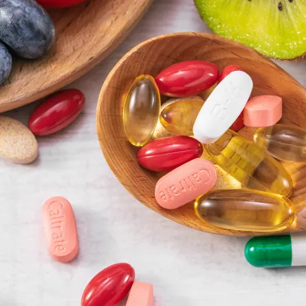 هل يحصل جسمكِ على ما يكفي من الفيتامينات  Image by wirestock on Freepik